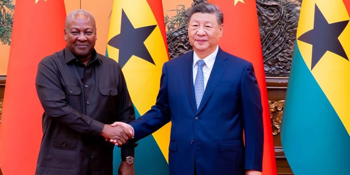 Ghana's President John Dramani Mahama with President Xi Jinping of China