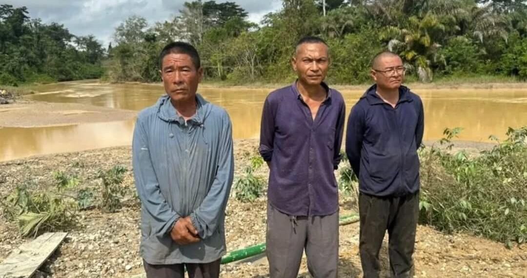 Galamsey: NAIMOS Strikes in Hiawa Koofrom, Arrests Chinese Miners 1 Galamsey: NAIMOS Strikes in Hiawa Koofrom, Arrests Chinese Miners