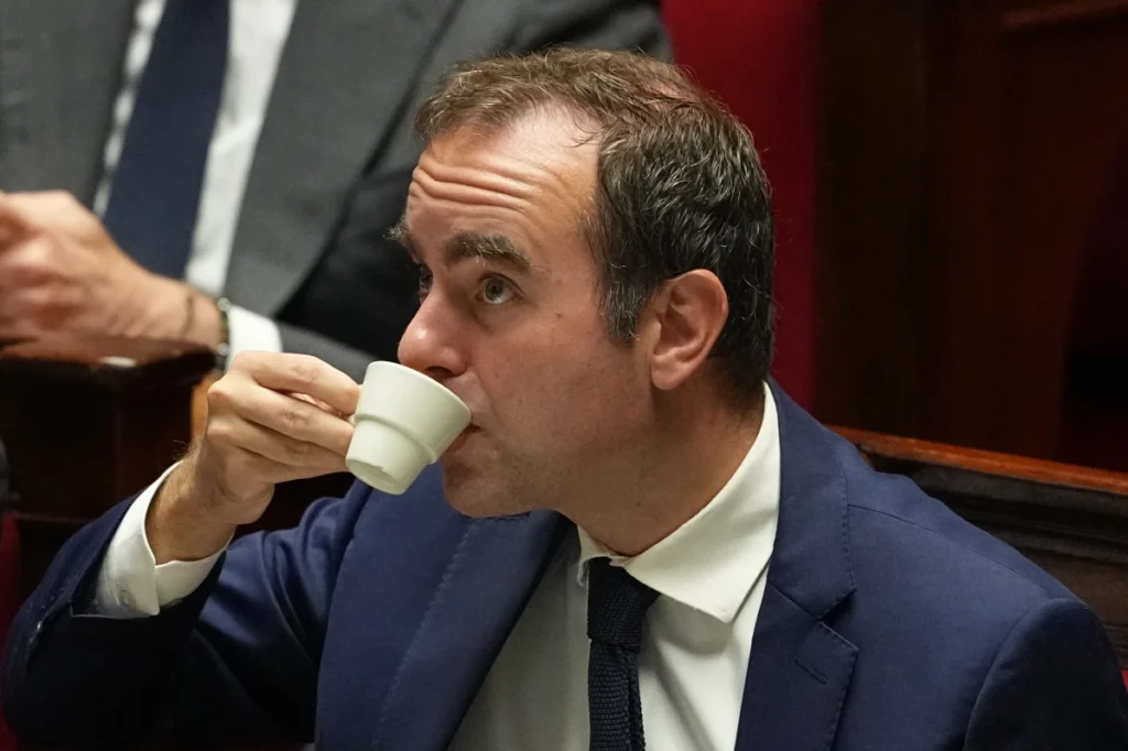 Lecornu Survives Two No-Confidence Votes 3 download 10