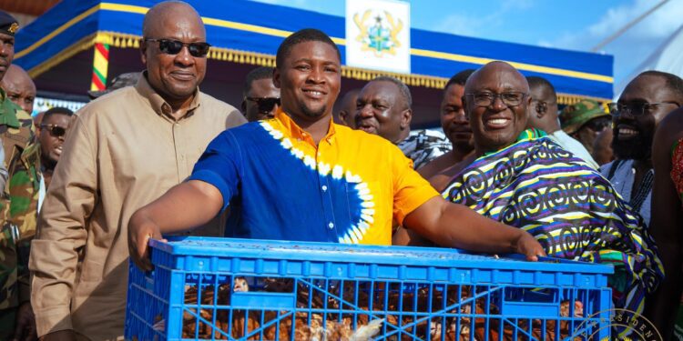 Nkokɔ Nkitinkiti: Who Gets the Birds? Analyst Pushes for Public Beneficiary Data 1 President John Dramani Mahama at the launch of the Nkoko Nkitinkiti initiative