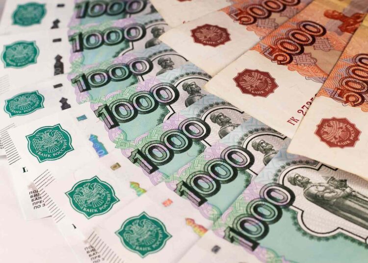Factory Worker Receives All His Colleagues’ Salaries by Mistake, Refuses to Return Any Money 1 cash1