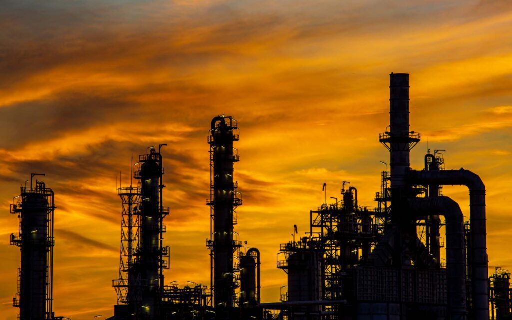 Joshua Narh: Ignoring Africa’s Oil Wealth Is Strategic Negligence 2 Asia hydrocarbons refinery bigstock