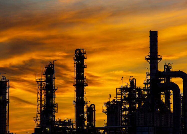 Strategic Logistics Investments Poised to Unlock Africa’s Oil and Gas Potential 1 Asia hydrocarbons refinery bigstock