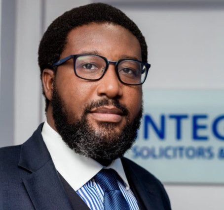 Lom Nuku Ahlijah, Energy Law Expert