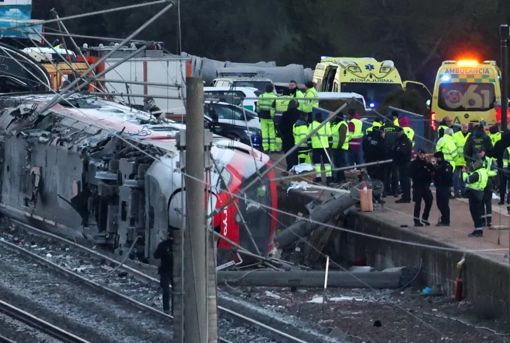 2026 01 19T082007Z 1900354015 RC274JAHBXM2 RTRMADP 3 SPAIN ACCIDENT TRAIN 1768810873
