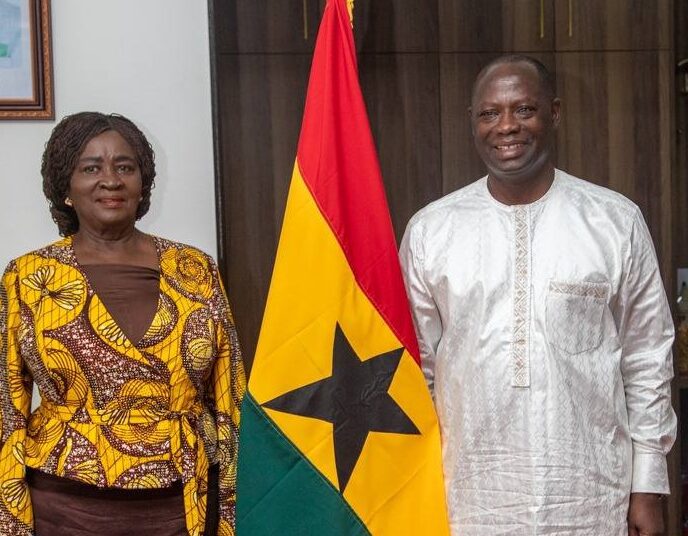 Vice President Visits Lands Ministry, Reaffirms Gov't Support 1 Vice President with Lands Minister