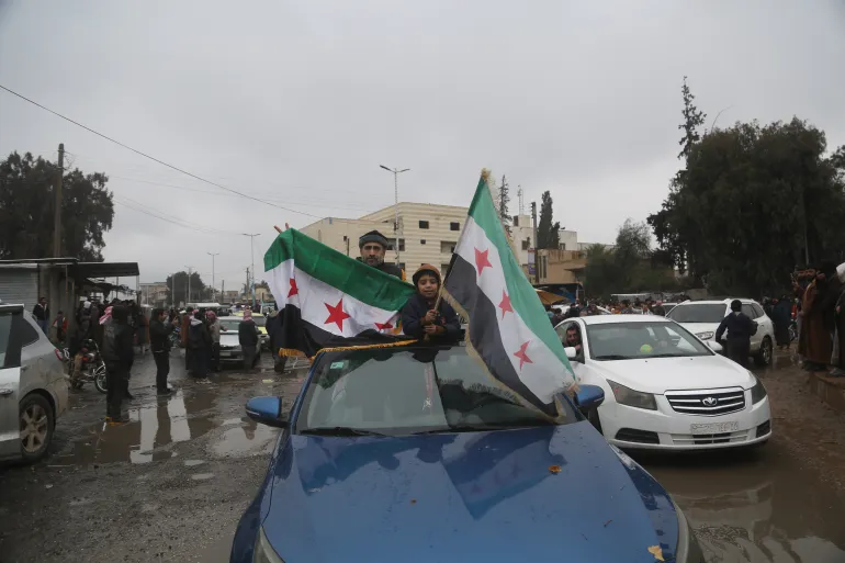 AA 20260118 40289459 40289448 SYRIANS RETURN HOME IN DEIR HAFIR AFTER YPGSDF WITHDRAWS 1768735509