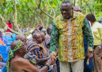 COCOBOD Assures Farmers of Stable Farmgate Prices 6 Dr. Samuel Ofosu-Ampofo, Board Chairman of the Ghana Cocoa Board, Addressing Cocoa Farmers in the Eastern Region