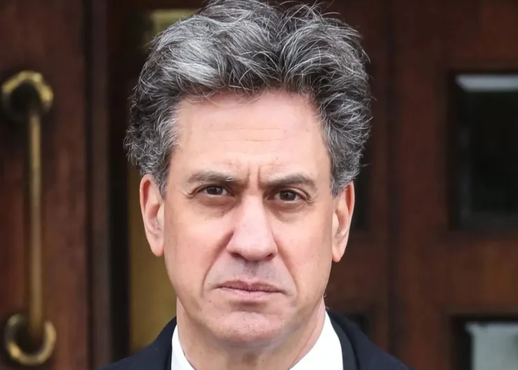 UK to Roll Out Plug-In Solar Panels 1 Energy Secretary Ed Miliband