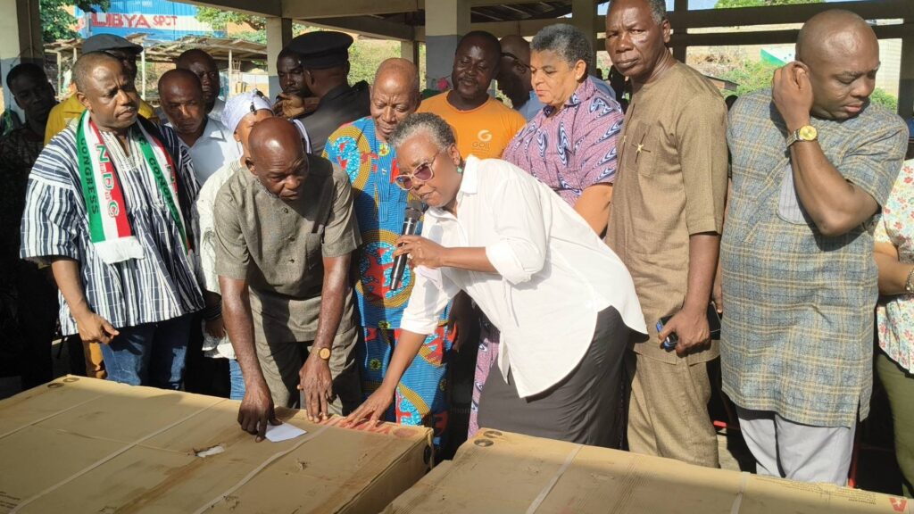 Government Delivers Outboard Motors to Pirate Attack Victims