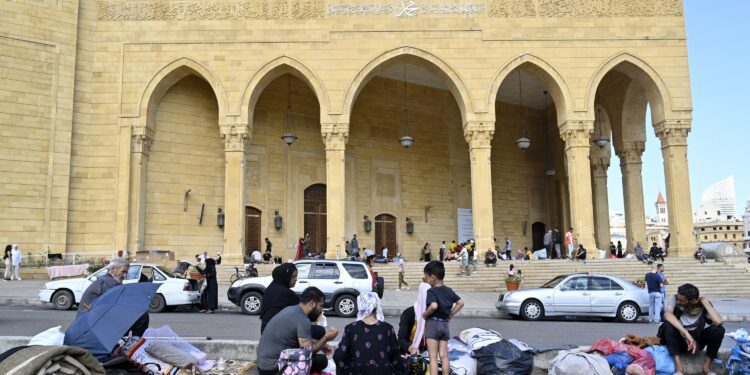 UNHCR Calls for Urgent Support in Lebanon 1 Over 500,000 people displaced in Lebanon