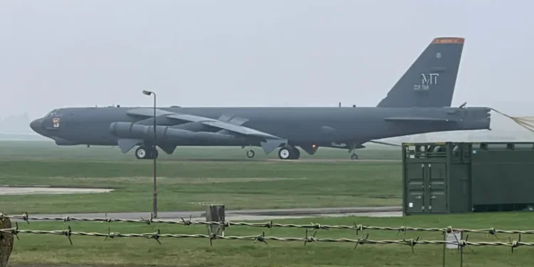 US Military Bombers Land At RAF Fairford 1 dd094260 1bb8 11f1 a861 9358dc88ede6.jpg