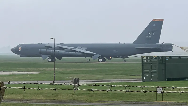 US Military Bombers Land At RAF Fairford 2 dd094260 1bb8 11f1 a861 9358dc88ede6.jpg