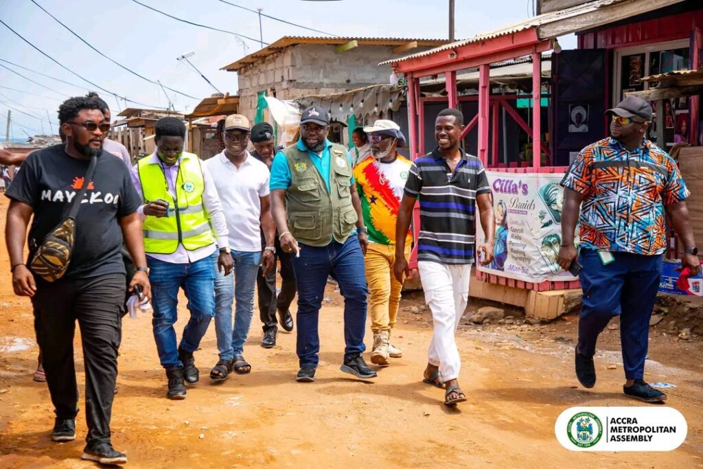 Accra Mayor Inspects Chorkor Drain Construction Works 2 1001281889 1
