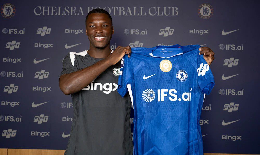 "Happy" Caicedo Commits Long-term Future to Chelsea 2 17764393164785512644081411716583