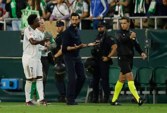 Arbeloa Questions Officiating as Madrid is Held by Betis 2 177707171349265187314358929910
