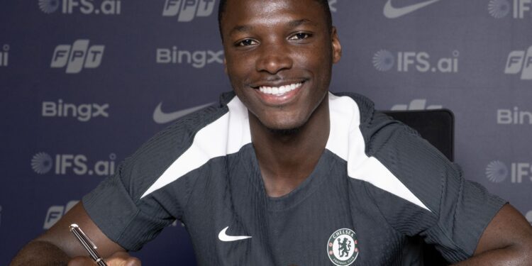 "Happy" Caicedo Commits Long-term Future to Chelsea 1 Moises Caicedo signing his new 7-year deal at Chelsea