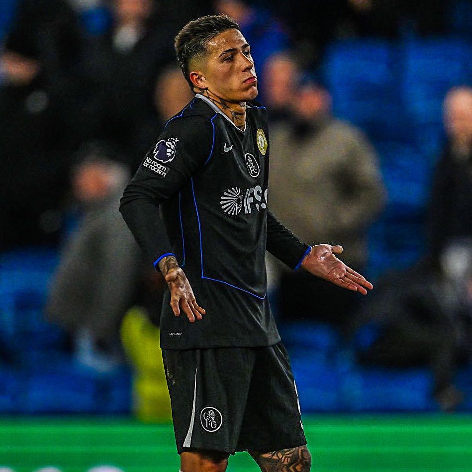 Chelsea Sink as Goal Drought Digs Unwanted Record After Brighton Defeat 4 20260421 214036