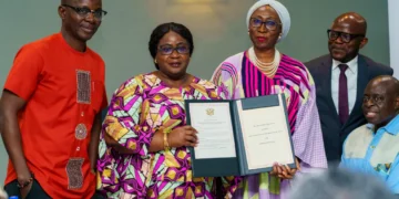 Leaders of Afrobarometer and Rep from Ghana's Ministry of Foreign Affairs at  the signing ceremony