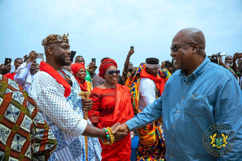 President Mahama Pledges Swift Action on $150m WACA Coastal Project 4 Mahama @Fueveme tidal waves visit 3
