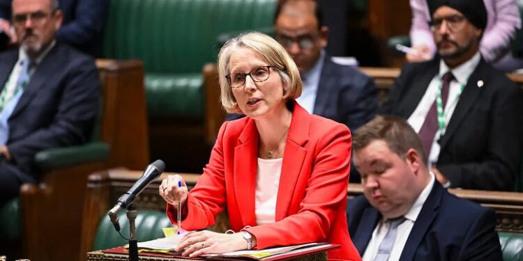 Too Much Time is Being Spent on the Mandelson Controversy - Emma Reynolds 1 Emma Reynolds, Environment Secretary