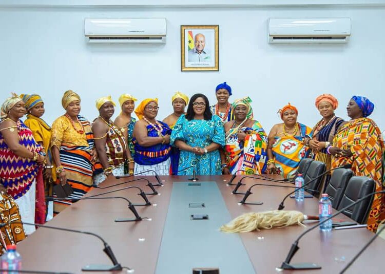 Minister for Gender, Agnes Naa Momo Lartey, with the Queen Mother's Association of Ghana