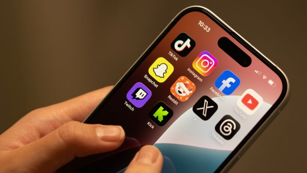 Starmer Summons Social Media Companies to Downing Street 2 social media ban apps shutterstock