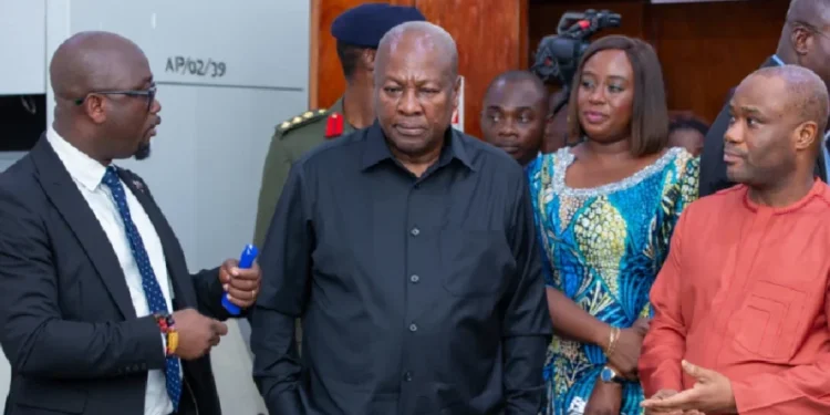 President Mahama flanked by Hon. Felix Kwaky Ofosu, Minister of state in charge of Government Communications and GPCL Managing Director Nana Kwasi Boatey