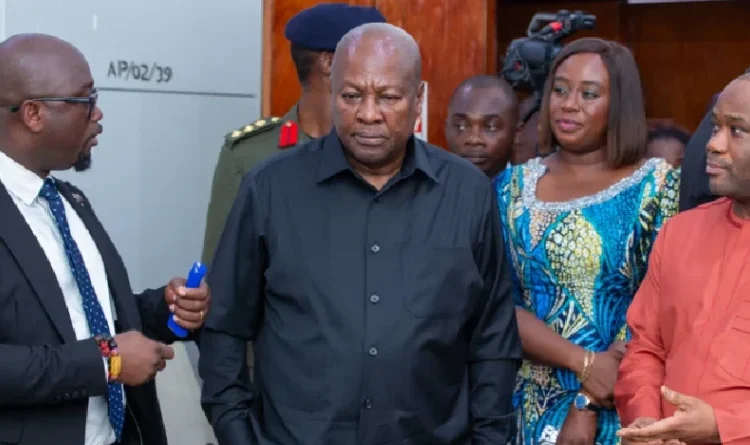 President Mahama flanked by Hon. Felix Kwaky Ofosu, Minister of state in charge of Government Communications and GPCL Managing Director Nana Kwasi Boatey