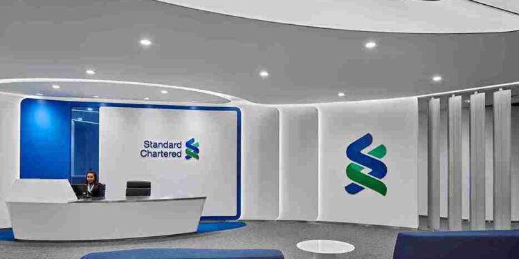 Standard Chartered to Cut 7,800 Jobs as AI Shakes Up Banking Industry 