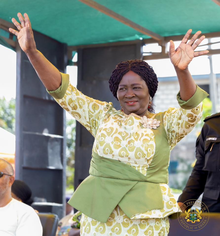 Vice President Reaffirms Government Commitment to National Development 4 VP @Effutu 3