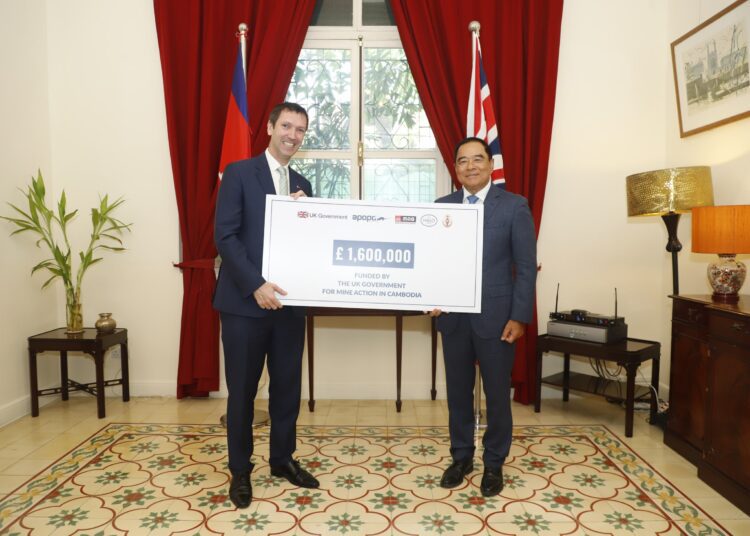 UK Expands Long-Term Mine Clearance Support in Cambodia 1 British Ambassador to Cambodia, Dominic Williams with Dr. Ly Thuch, Senior Minister and First Vice President of the Cambodian Mine Action Authority