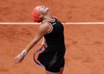 Diana Shnaider can't hold her joy after making her first Grand Slam senis
