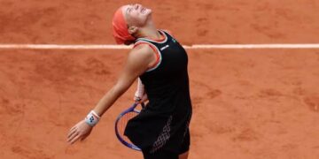 Diana Shnaider can't hold her joy after making her first Grand Slam senis