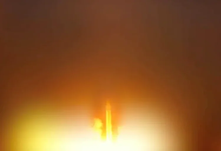 U.S, Iran Exchange Strikes For Second Consecutive Day 1 2026 06 10T064710Z 1121919798 RC2UQLAU61JA RTRMADP 3 IRAN CRISIS MISSILE 1781153504