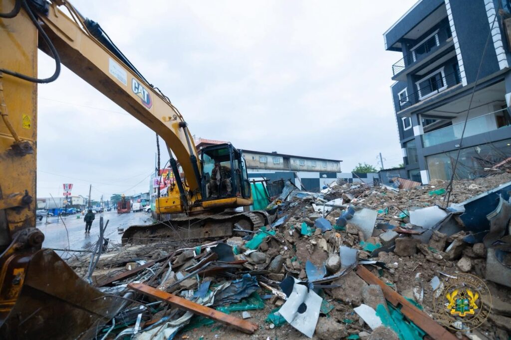 Avenor Building Collapse: Two Killed, Woman Still Trapped Under Rubble 2 Avenor 4