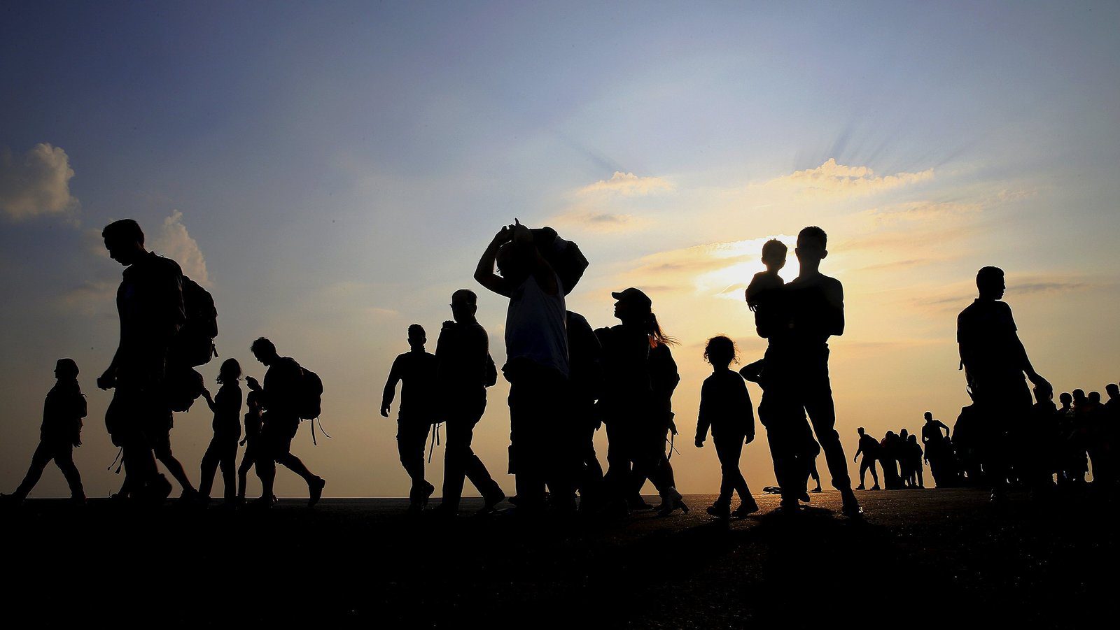 Global Refugee Population Falls Slightly as Millions Return Home 2 Global Refugees 4