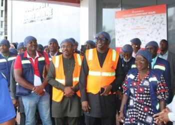 ECOWAS Delegation Deepens Regional Integration on Kasapreko Industrial Tour 5 Hon. Elizabeth Ofosu-Adjare, Minister for Trade, Agribusiness and Industry, with ECOWAS Delegation on Kasapreko PLC Tour