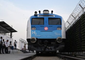India Launches First Hydrogen-powered Train 6 000 c2ez2ht