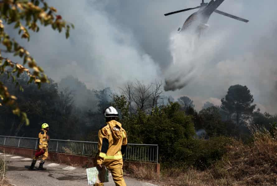 Wildfires Force Mass Evacuations Across Spain and France 3 1001044722