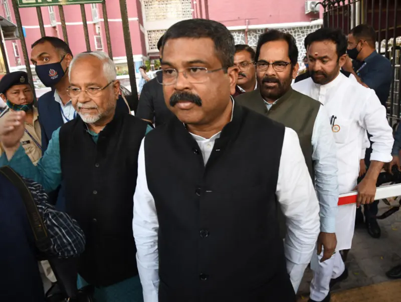 India's Education Minister Resigns After CJP Protests 2 1001045564