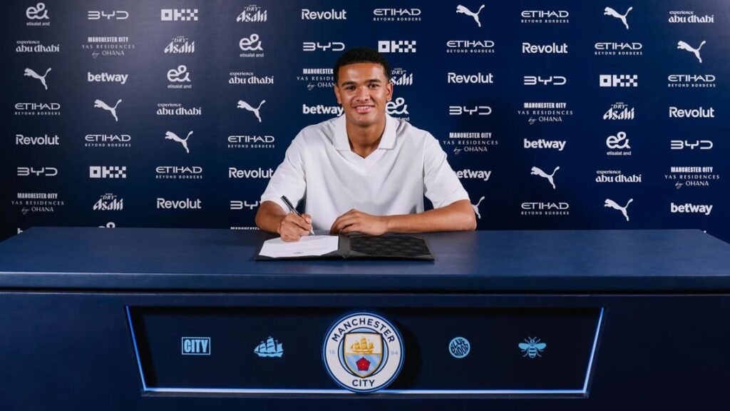 Manchester City Sign Irish Goalkeeper From Sheffield Wednesday, Loaned to QPR 3 17836757246996028722983742919312