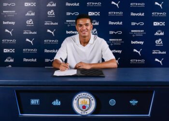 Manchester City Sign Irish Goalkeeper From Sheffield Wednesday, Loaned to QPR 6 Pierce Charles signing his Manchester City contract