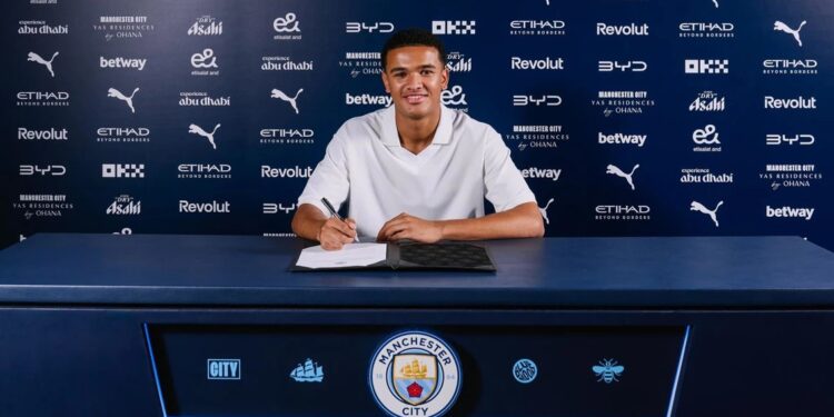 Manchester City Sign Irish Goalkeeper From Sheffield Wednesday, Loaned to QPR 1 Pierce Charles signing his Manchester City contract