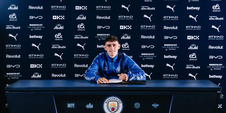 Phil Foden signs new deal at Manchester City