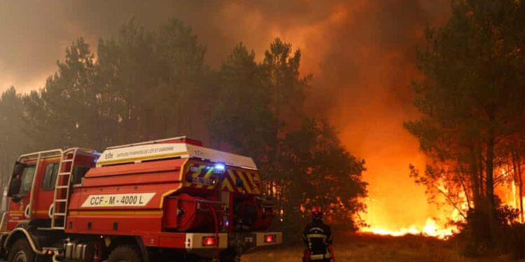 Wildfires Force Mass Evacuations Across Spain and France 1 4896