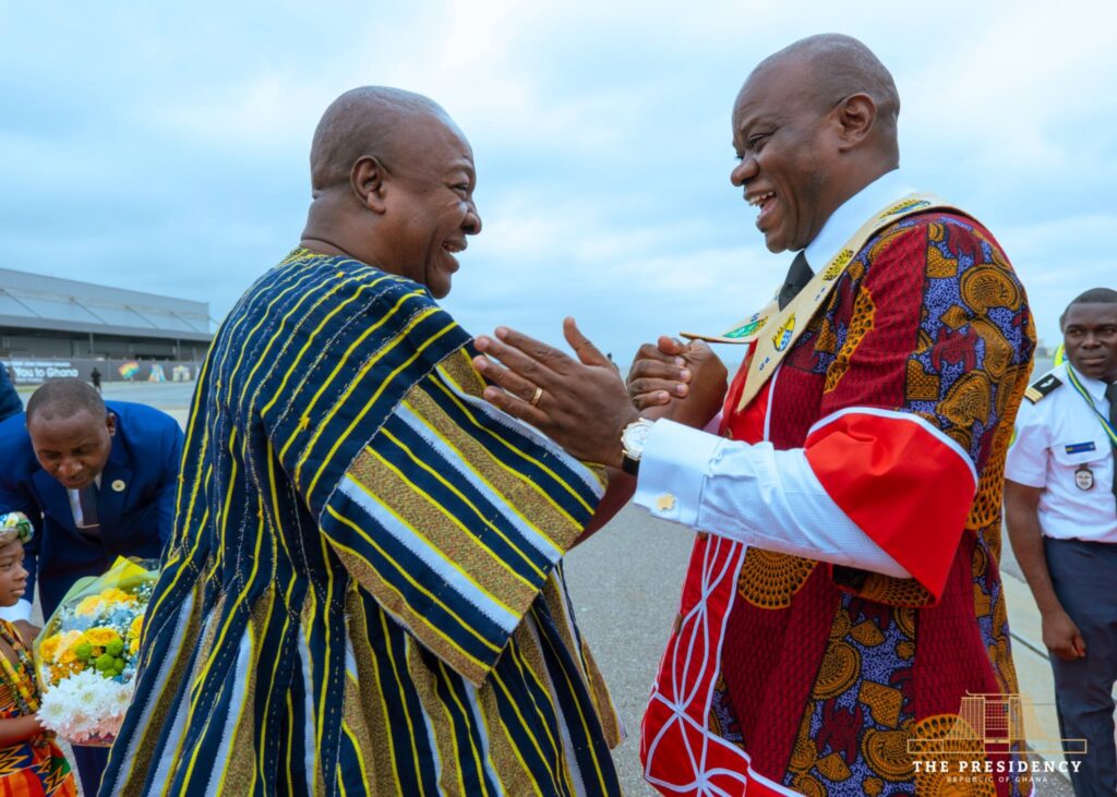 Mahama, Oligui Nguema Push Trade, Mining and Security Partnership 2 President John Dramani Mahama welcomes Gabonese President Brice Clotaire Oligui Nguema to the Jubilee House in Accra for bilateral talks focused on strengthening Ghana Gabon relations