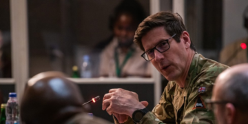 Senior British Officer, Lieutenant General Tom Bateman