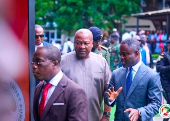 President John Dramani Mahama joins Health Minister Kwabena Mintah Akandoh, Ghana Medical Trust Fund officials, and Korle-Bu Teaching Hospital management at the commissioning of the hospital’s new Cardiac Catheterisation Laboratory.