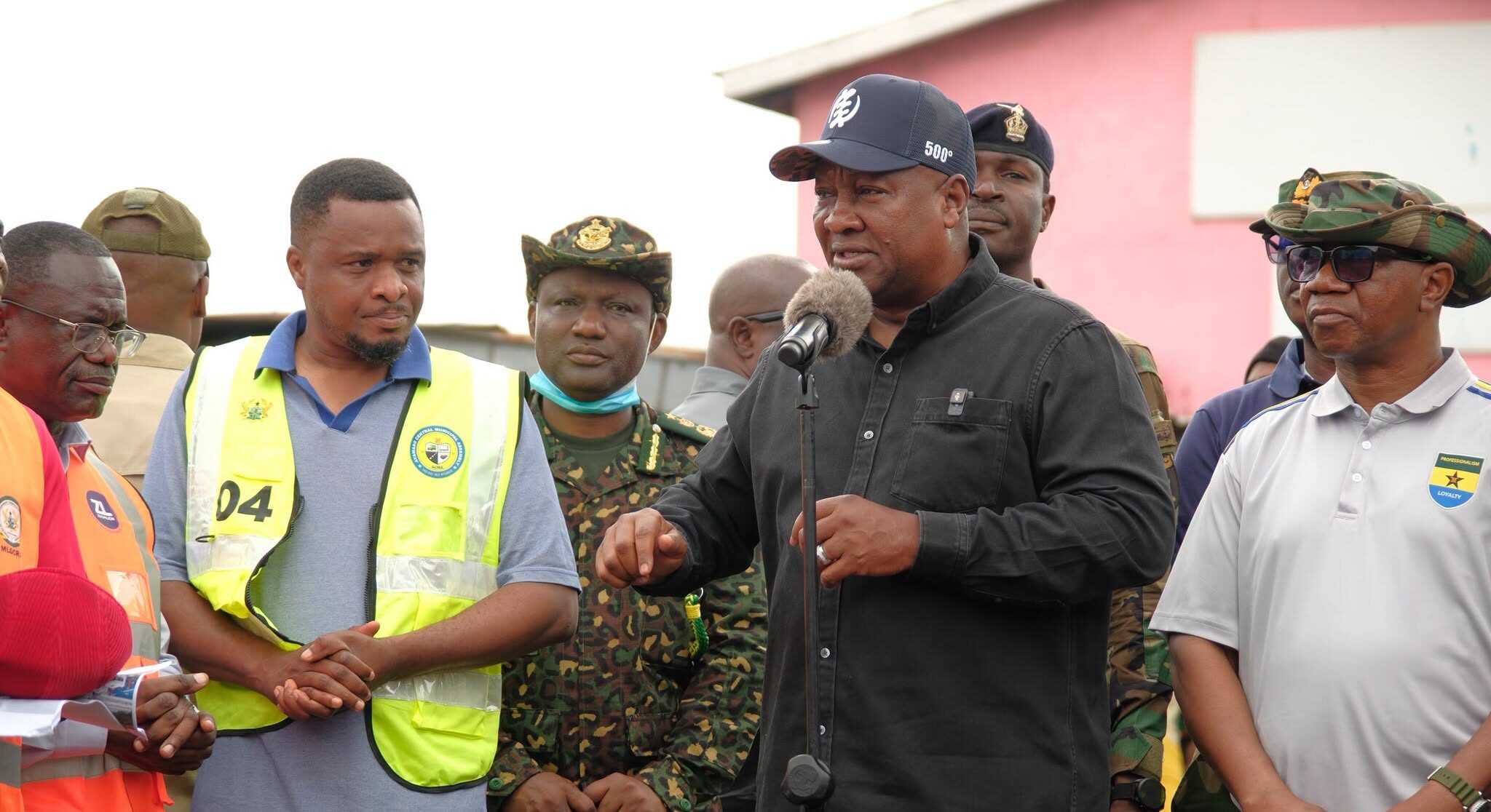 President Mahama joins residents on day two of the national clean-up exercise in Accra